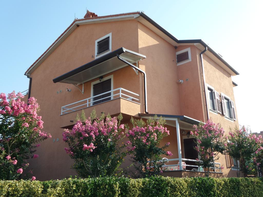 Apartmani Lina Umag Exterior photo